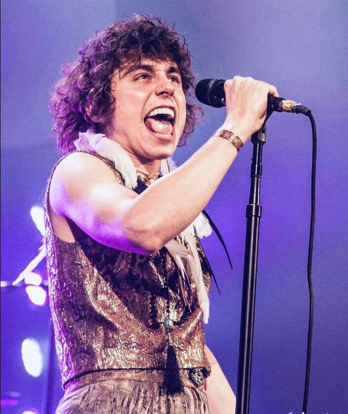 Josh Kiszka, Greta Van Fleet's lead vocalist, stands at around 5 feet 6 inches (167 cm). Renowned for operatic vocals and epic songwriting, his unique talent fuels the band's massive popularity and success.